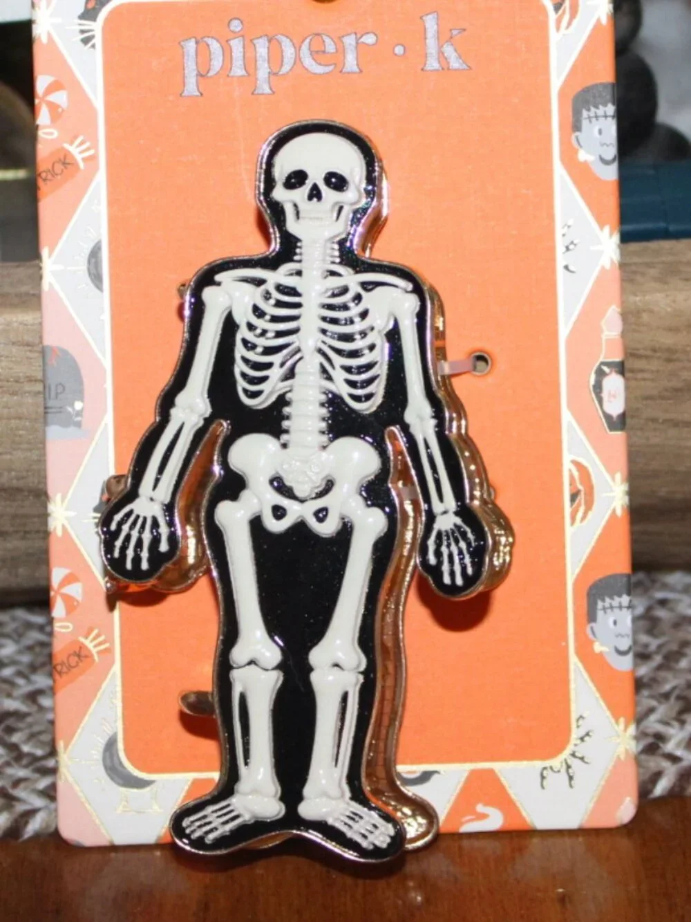 NWT piper - k skeleton claw hair clip FUN!